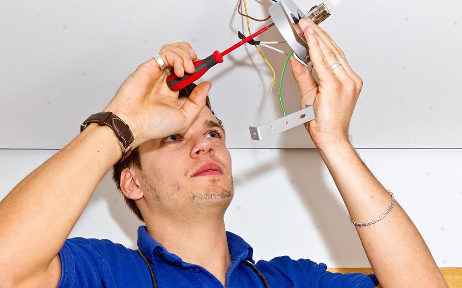 recherche électricien bâtiment Paris 18